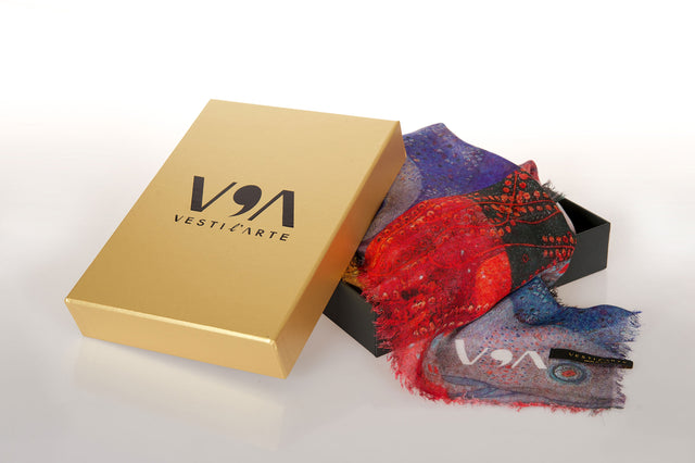 Vestilarte art scarves with the gold Vestilarte gift box
